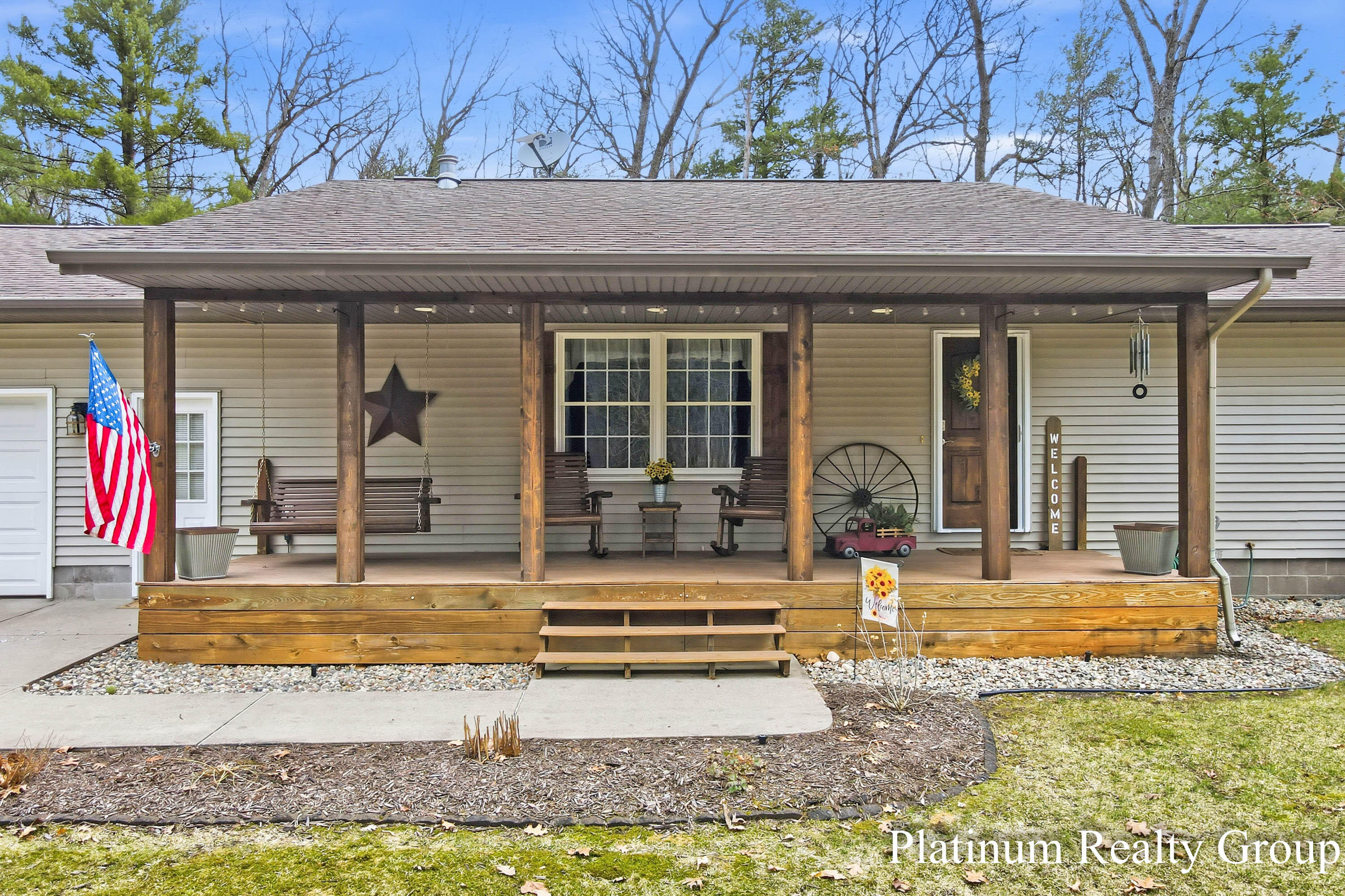 6226 Hall Road Muskegon, MI 49442 - Photo 8 of 53 Large front Porch
