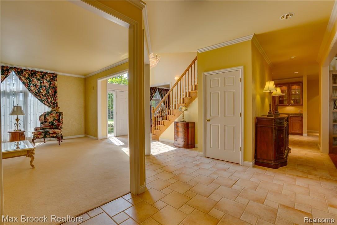 797 Crestwood Lane Rochester, MI 48309 - Photo 11 of 63 M10A1496_797 Crestwood Ln_.jpg