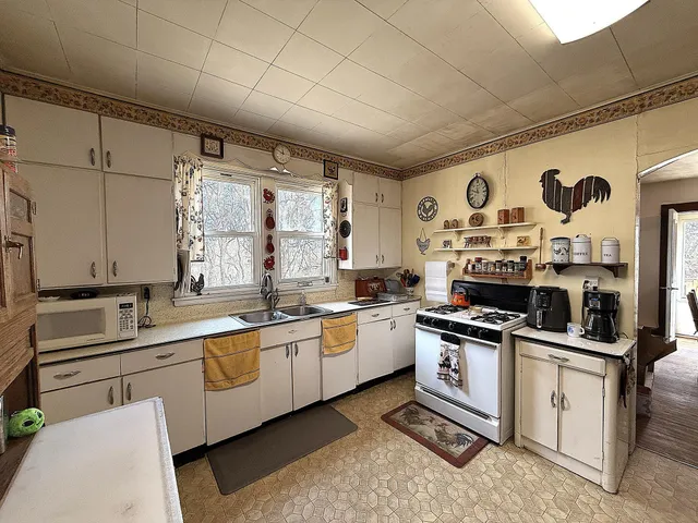 $299,000 | 2020 271st Avenue, Dawson, MN 56232