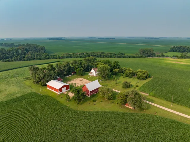 $299,000 | 2020 271st Avenue, Dawson, MN 56232