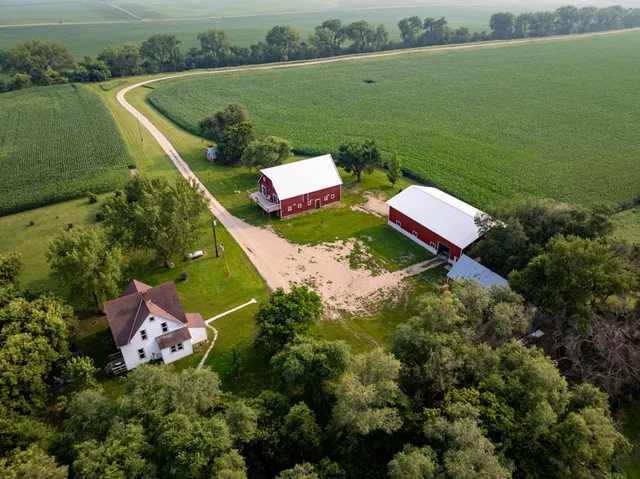 $299,000 | 2020 271st Avenue, Dawson, MN 56232