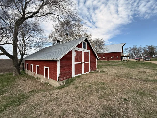 $299,000 | 2020 271st Avenue, Dawson, MN 56232