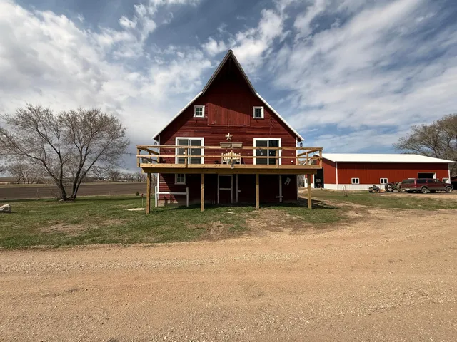 $299,000 | 2020 271st Avenue, Dawson, MN 56232