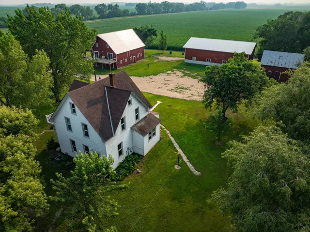 $299,000 | 2020 271st Avenue, Dawson, MN 56232