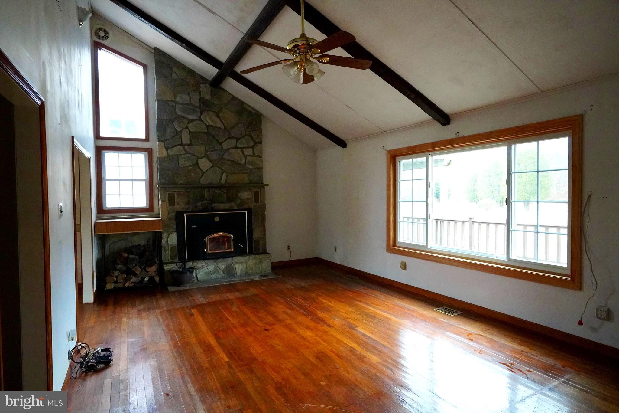 401 Ray Mar Road Oxford, PA 19363 - Photo 11 of 39 Living Room