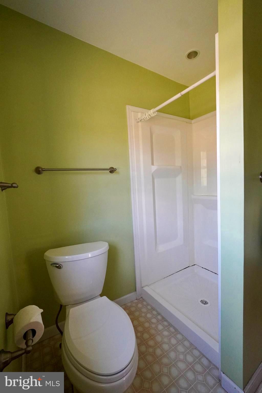 401 Ray Mar Road Oxford, PA 19363 - Photo 26 of 39 Primary Bath
