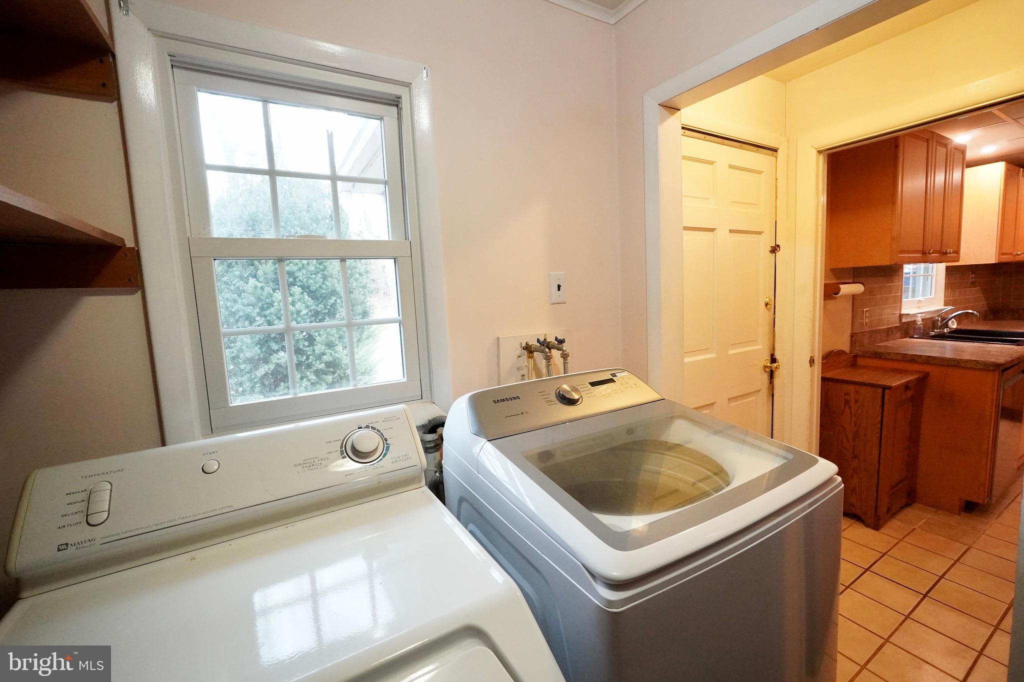 401 Ray Mar Road Oxford, PA 19363 - Photo 9 of 39 Laundry Room off of Kitchen
