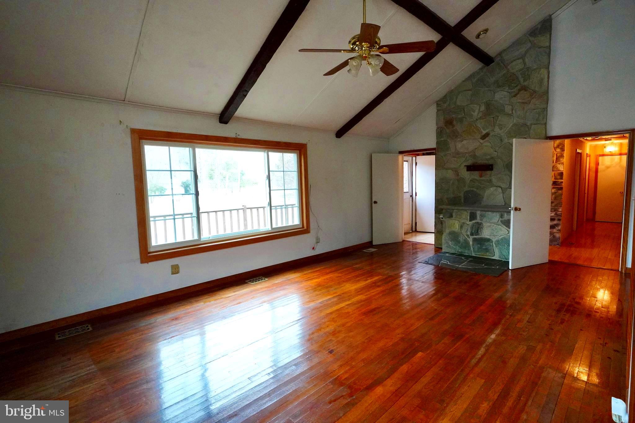 401 Ray Mar Road Oxford, PA 19363 - Photo 10 of 39 Living Room