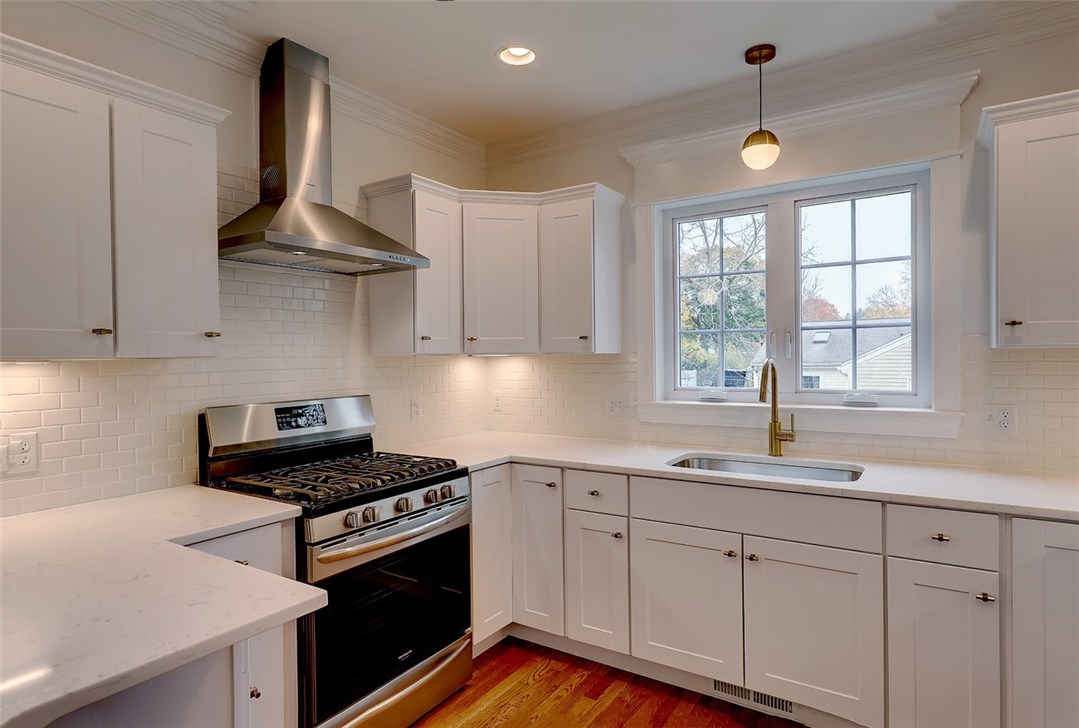 4 Congress Road Barrington, RI 02806 - Photo 11 of 29 Gallery Image 11