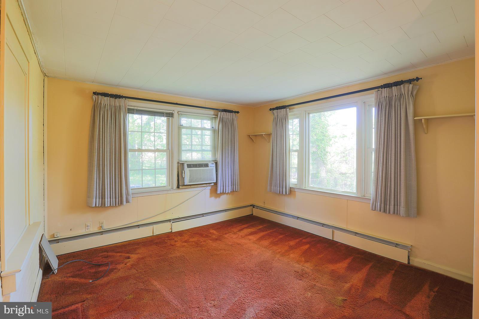 7005 Deerfield Road Pikesville, MD 21208 - Photo 13 of 30 1st floor could be a master bedroom.