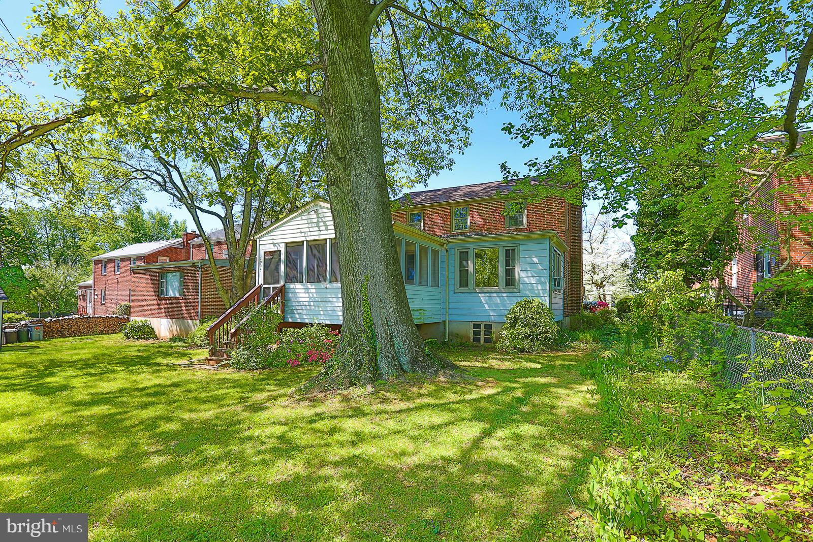 7005 Deerfield Road Pikesville, MD 21208 - Photo 29 of 30 Spacious back lawn.