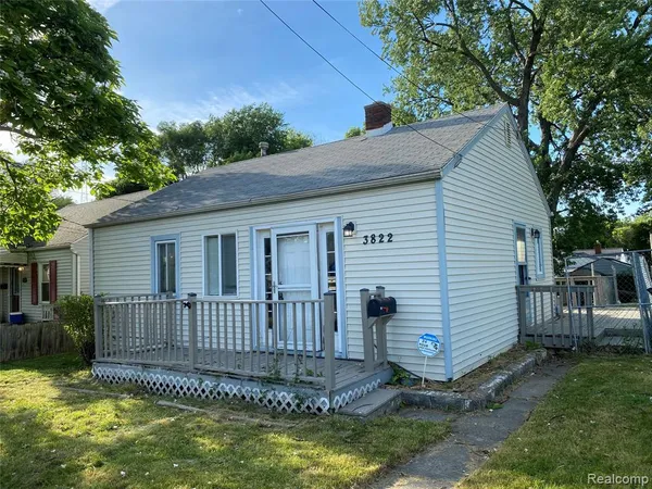 $49,900 | 3822 Larchmont Street, Flint, MI 48532