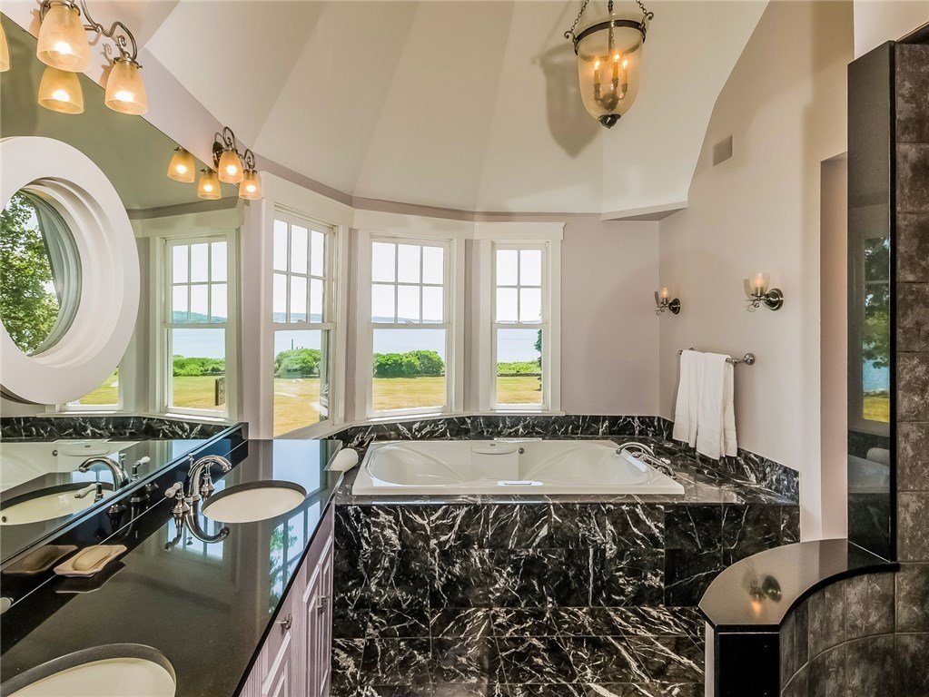 18 Stonegate Road Warren, RI 02885 - Photo 23 of 40 Master bath with a view!!!