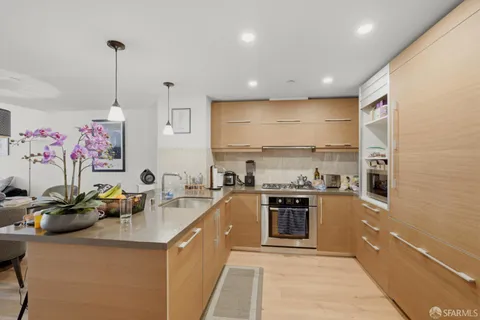 $899,000 | 420 Mission Bay Boulevard North, Unit 120, San Francisco, CA 94158
