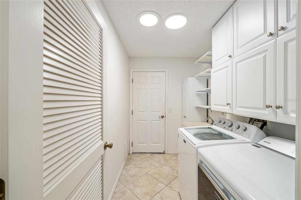 17984 Southeast 89th Rothway Court The Villages, FL 32162 - Photo 34 of 39