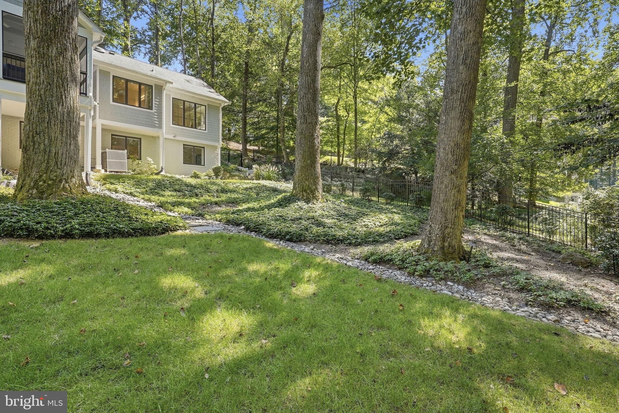 8210 Kingsgate Road Potomac, MD 20854 - Photo 50 of 64 Private and spacious yard