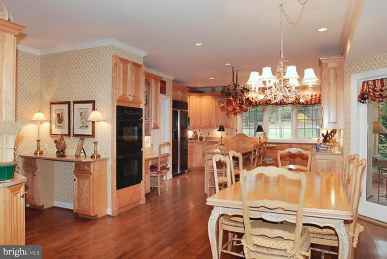2008 Carrhill Road Vienna, VA 22181 - Photo 2 of 6 Kitchen