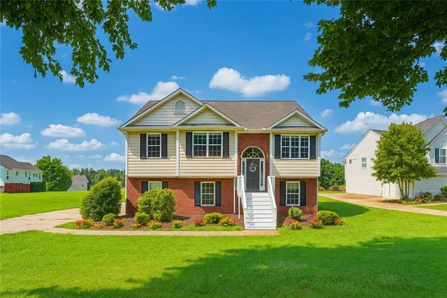 $299,900 | 9720 Poole Road, Villa Rica, GA 30180