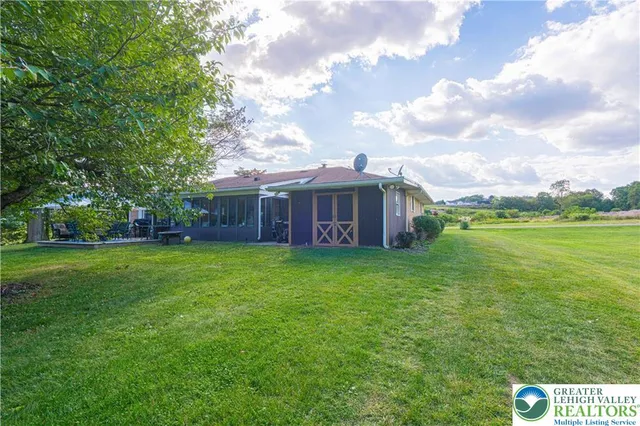 $375,000 | 5651 Park Valley Road, Schnecksville, PA 18078