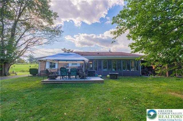 $375,000 | 5651 Park Valley Road, Schnecksville, PA 18078