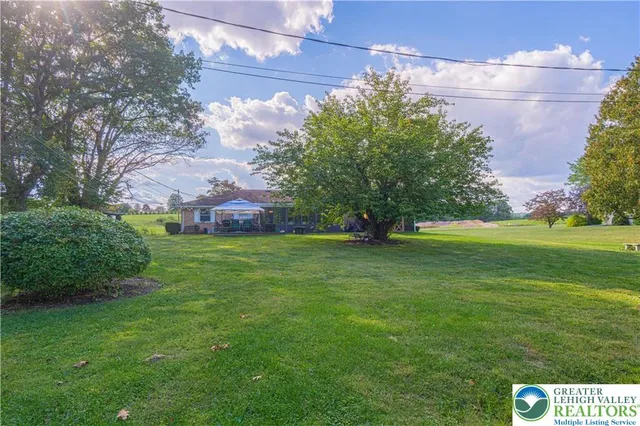 $375,000 | 5651 Park Valley Road, Schnecksville, PA 18078