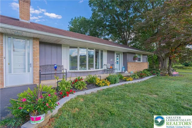 $375,000 | 5651 Park Valley Road, Schnecksville, PA 18078