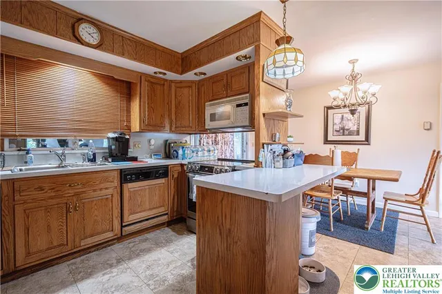 $375,000 | 5651 Park Valley Road, Schnecksville, PA 18078