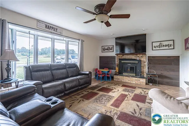 $375,000 | 5651 Park Valley Road, Schnecksville, PA 18078