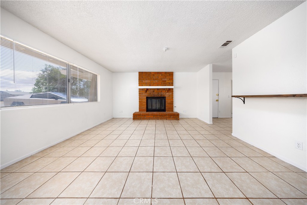 10686 Jamul Road Apple Valley, CA 92308 - Photo 5 of 23 Open space layout with new interior paint