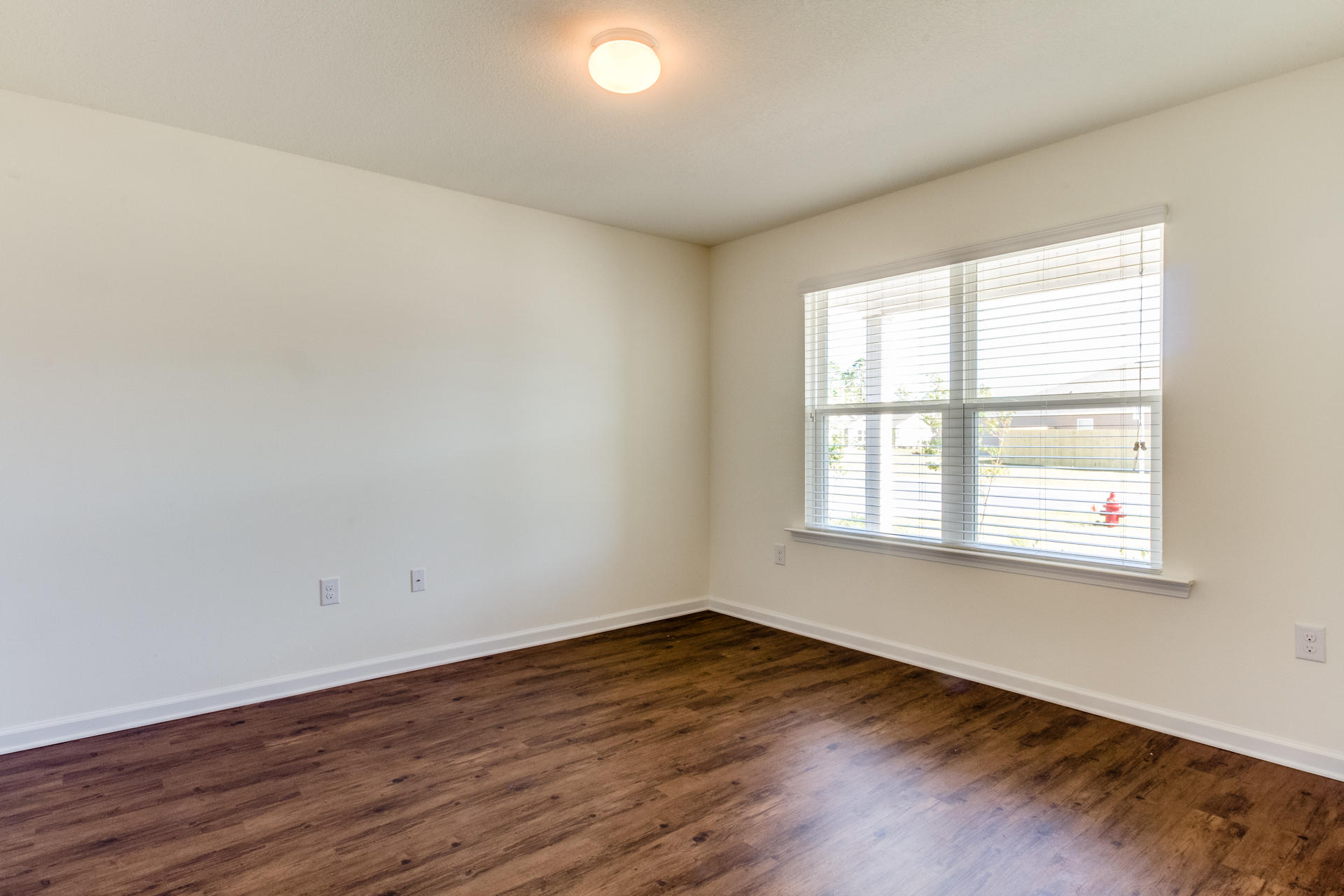 668 Earl Godwin Road Freeport, FL 32439 - Photo 7 of 32 Gallery Image 7