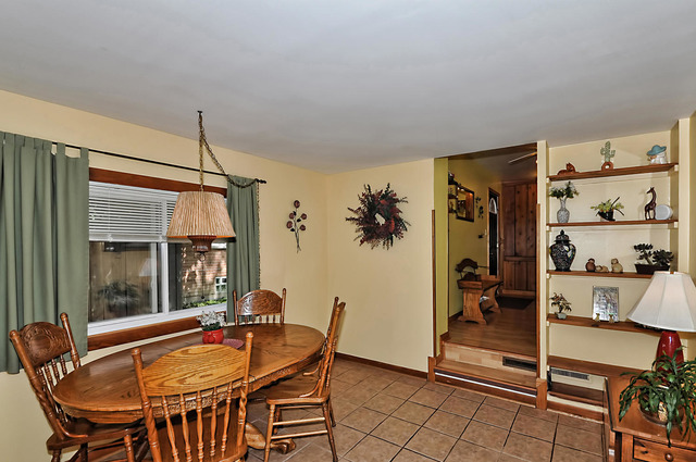 948 Meadow Road Northbrook, IL 60062 - Photo 8 of 25
