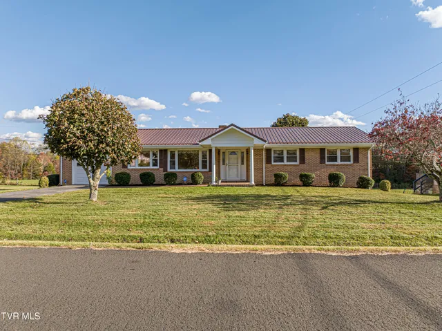 $425,000 | 19497 Stone Mountain Road, Abingdon, VA 24210