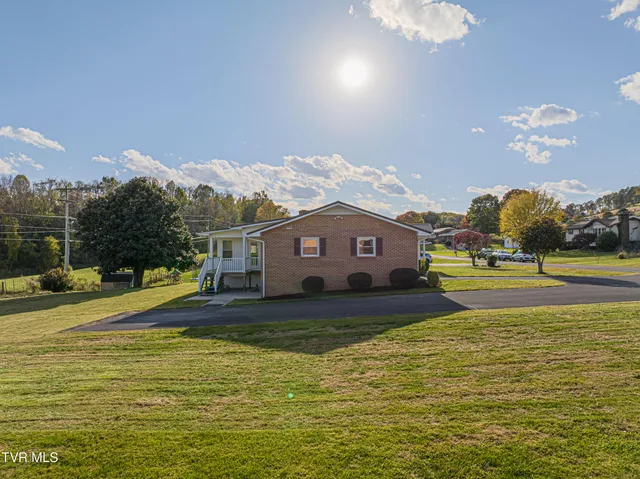 $425,000 | 19497 Stone Mountain Road, Abingdon, VA 24210