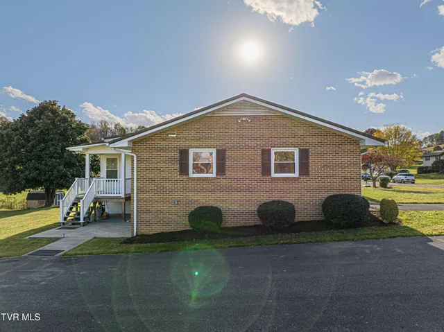 $425,000 | 19497 Stone Mountain Road, Abingdon, VA 24210