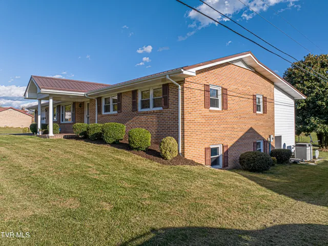 $425,000 | 19497 Stone Mountain Road, Abingdon, VA 24210