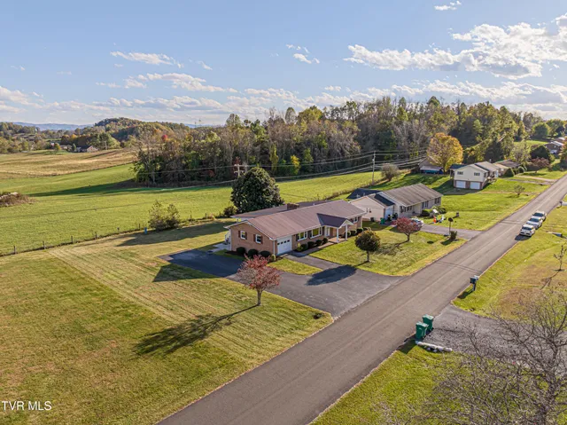 $425,000 | 19497 Stone Mountain Road, Abingdon, VA 24210