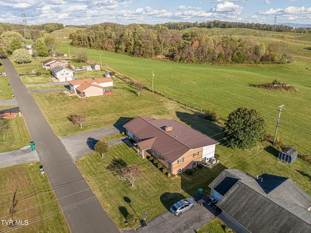 $425,000 | 19497 Stone Mountain Road, Abingdon, VA 24210