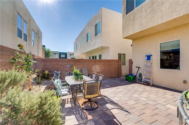 $390,000 | 6458 Cinnamon Hazlenut Street, North Las Vegas, NV 89084