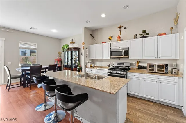 $390,000 | 6458 Cinnamon Hazlenut Street, North Las Vegas, NV 89084