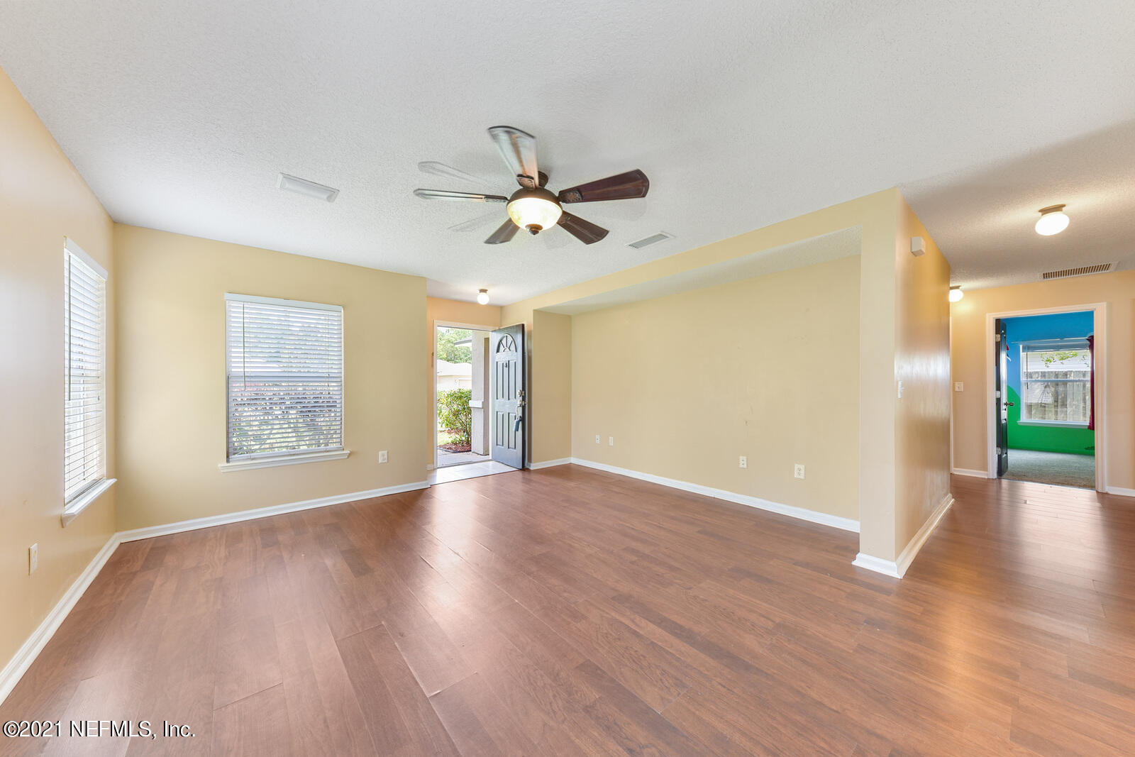 86531 Cartesian Pointe Drive Yulee, FL 32097 - Photo 3 of 25 005_1600x1067_mls
