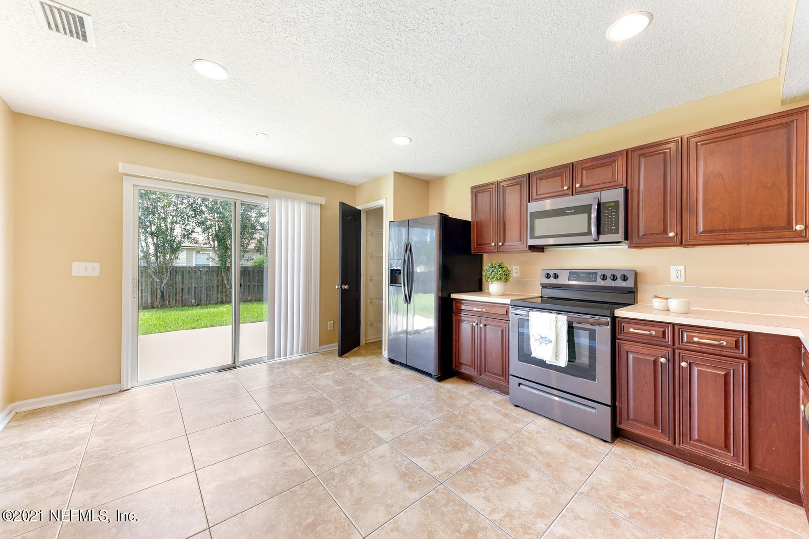 86531 Cartesian Pointe Drive Yulee, FL 32097 - Photo 6 of 25 008_1600x1067_mls