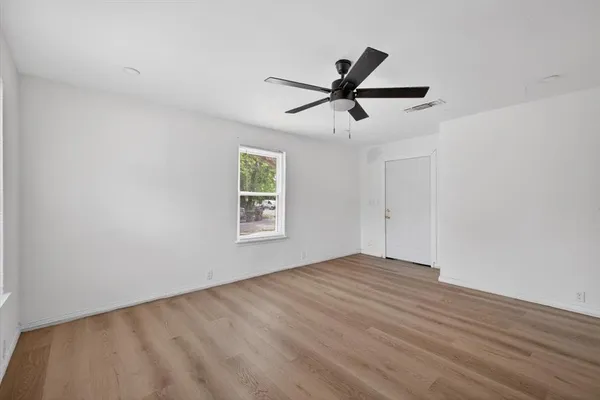 $269,900 | 724 South Elm Street, Sherman, TX 75090