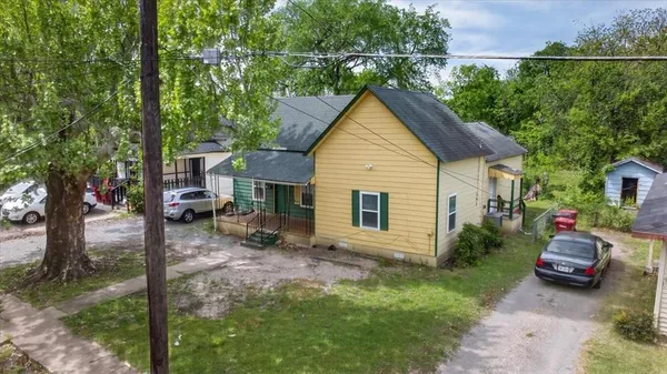 $269,900 | 724 South Elm Street, Sherman, TX 75090