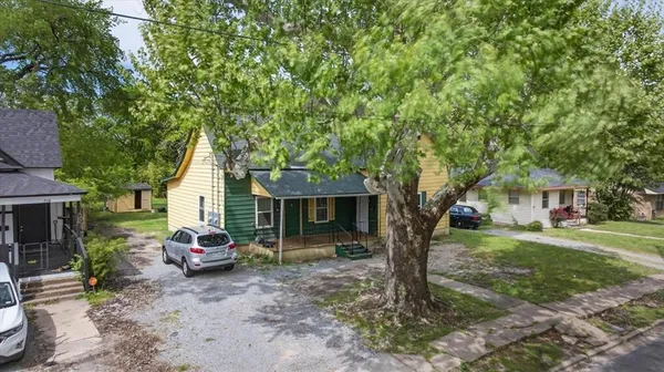 $269,900 | 724 South Elm Street, Sherman, TX 75090