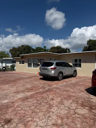 $1,000 | 721 Northeast 139th Street, Unit 2, North Miami, FL 33161