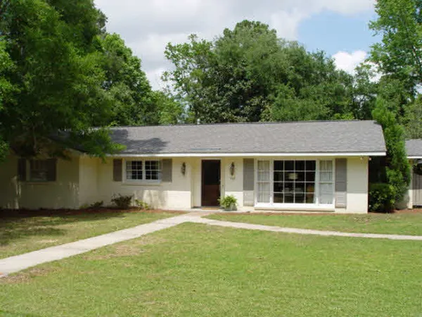 $1,600 | 705 Washington Drive, Fairhope, AL 36532