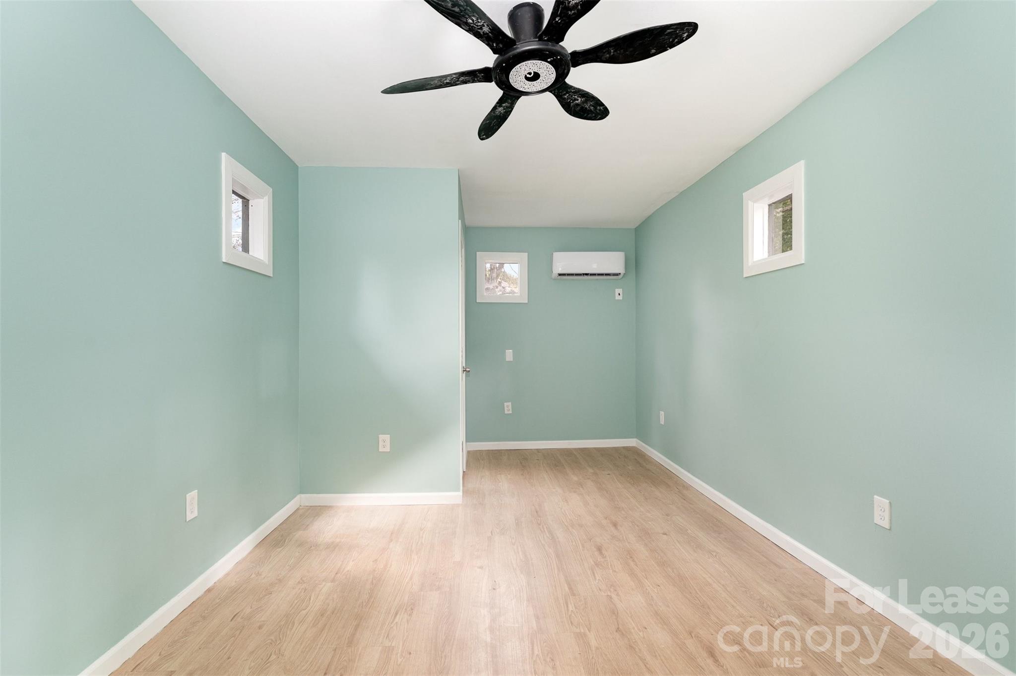 1906 New Garden Road Greensboro, NC 27410 - Photo 33 of 35