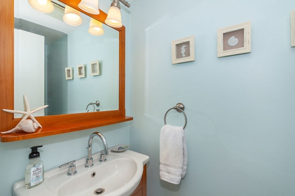 129 Governor Winthrop Road, Unit 1A Somerville, MA 02145 - Photo 12 of 27