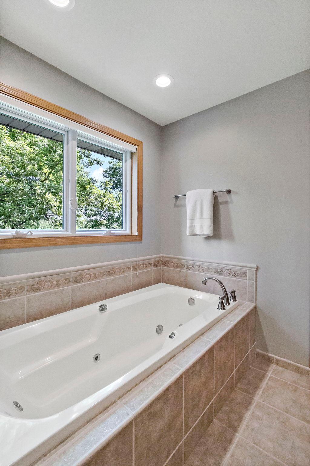 8879 Sylvan Ridge Eden Prairie, MN 55347 - Photo 27 of 49