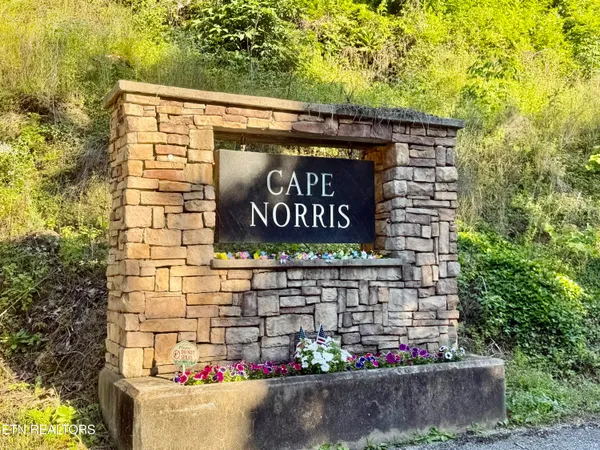 $619,000 | 376 Norris View Drive, New Tazewell, TN 37825